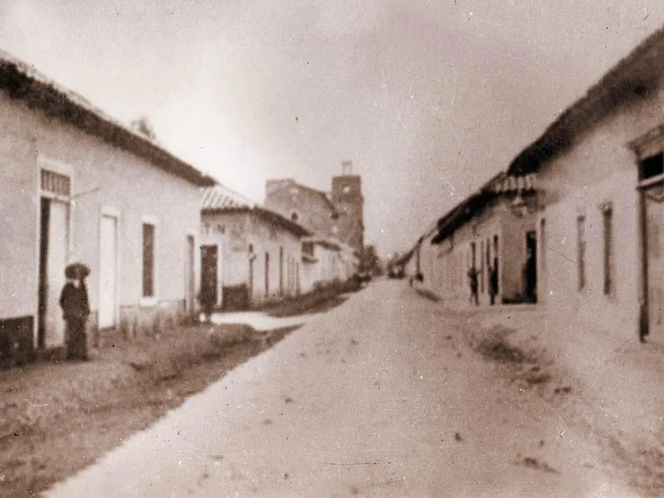 Calle Independencia desde San Martín, 1890