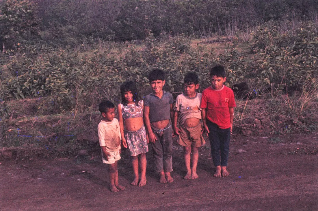 Niños de Rapa Nui en 1973