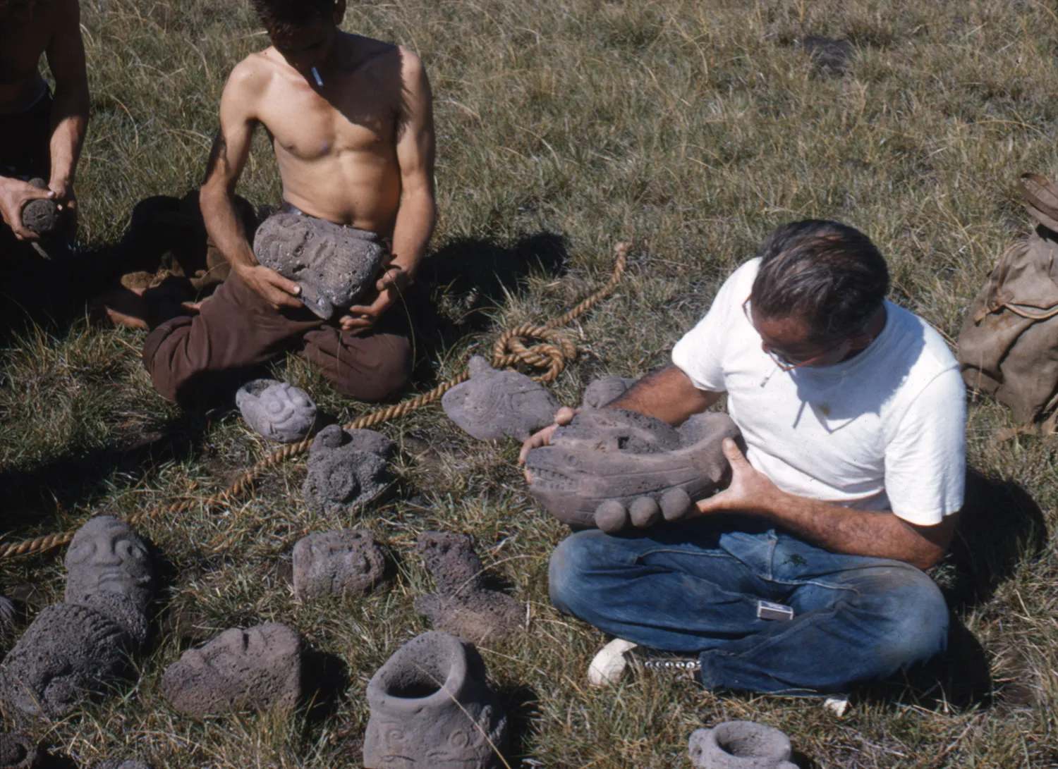 Hallazgos de figuras cultura Rapa Nui, 1956