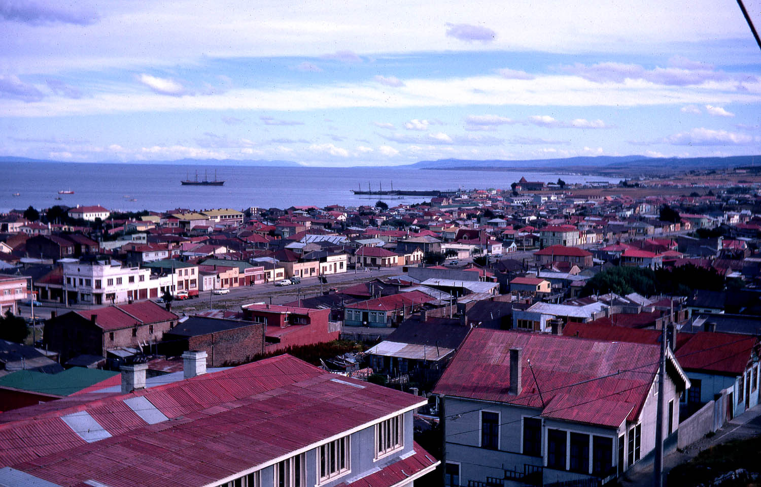 Punta Arenas desde el cerro de la Cruz, 1968