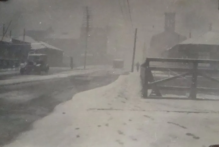 Puente de calle Magallanes de Pta. Arenas en 1924.