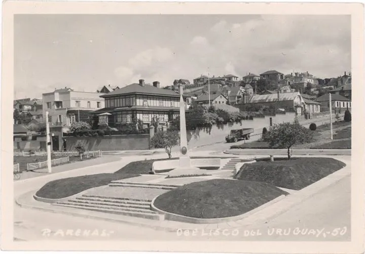 Obelisco Uruguayo de Punta Arenas, 1950