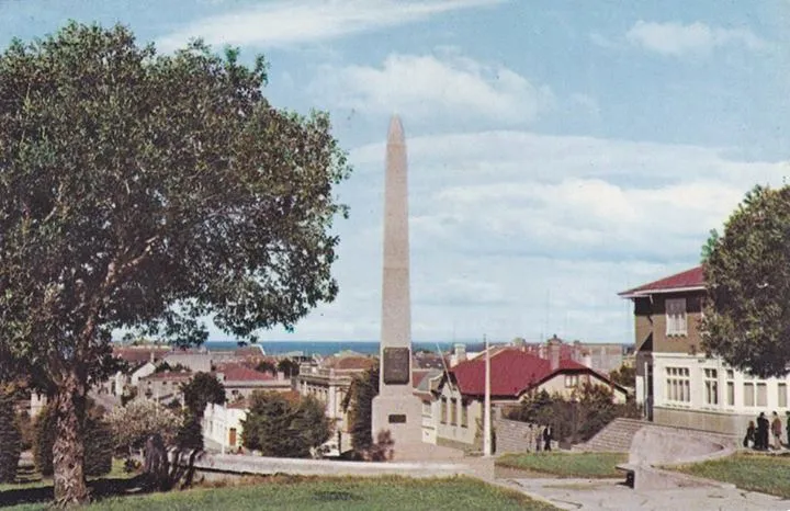 Obelisco Uruguayo de Punta Arenas en 1964