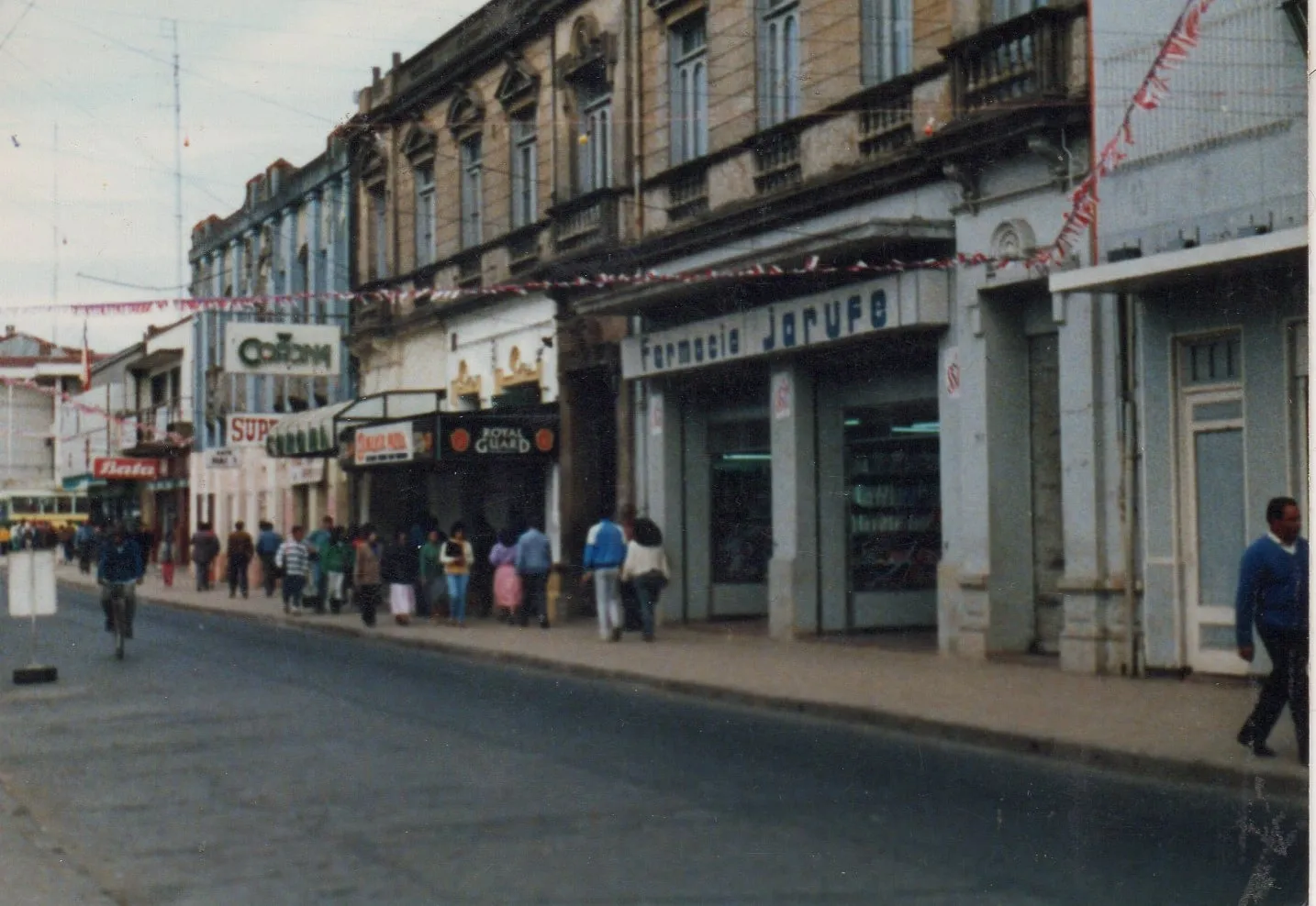 Calle Colón, centro de Los Ángeles en 1989