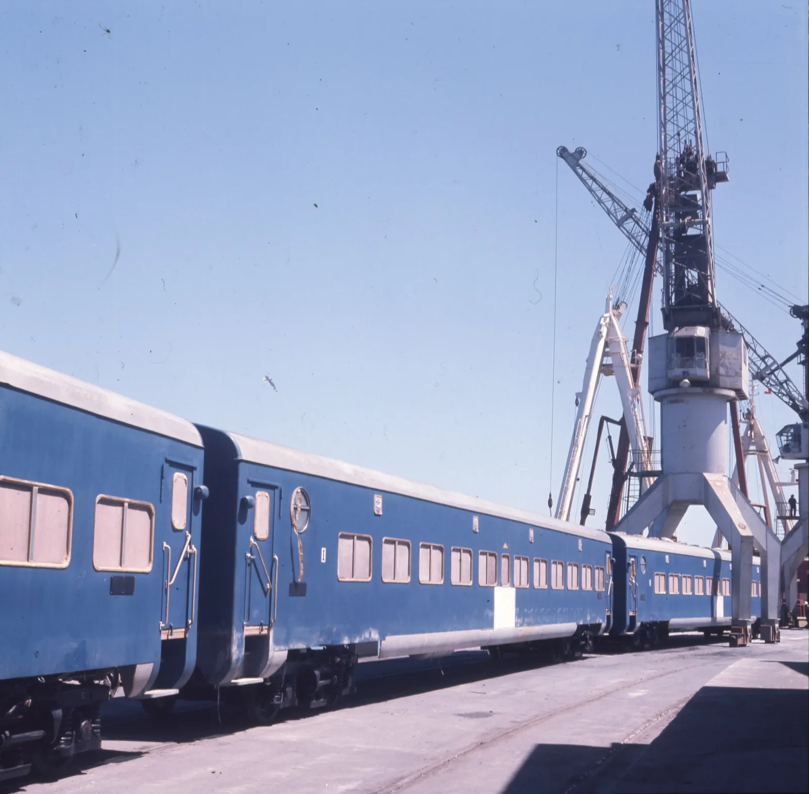 Desembarco de los coches FIAT-Materfer de EFE, 1975