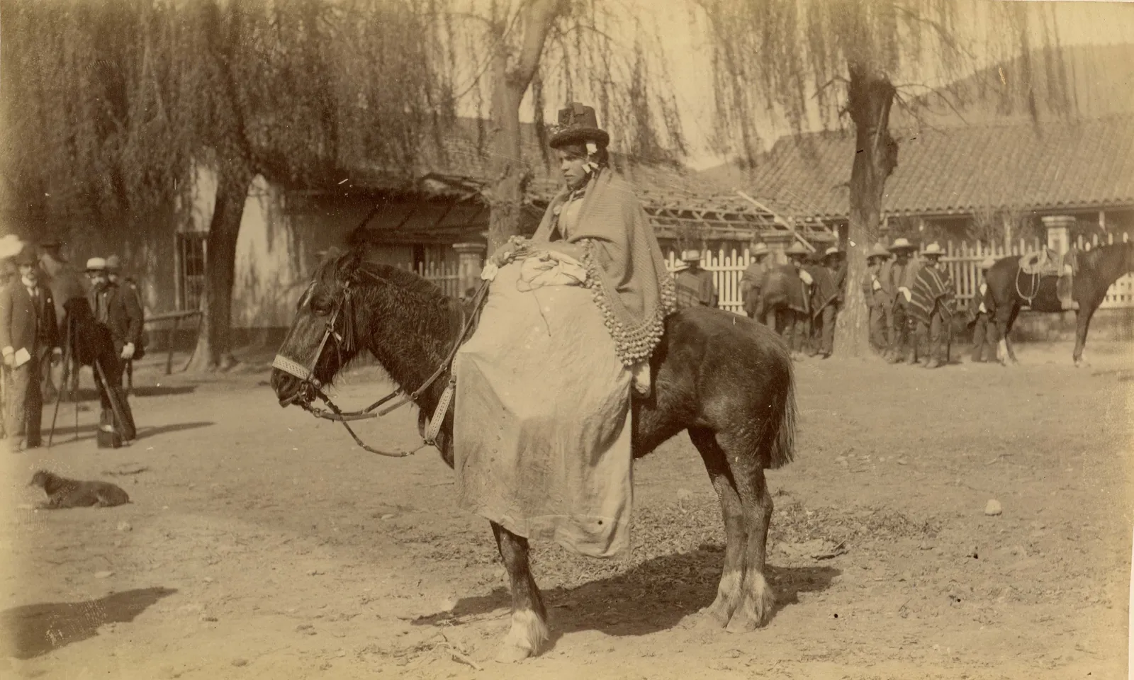 Persona a caballo, zona central, 1888