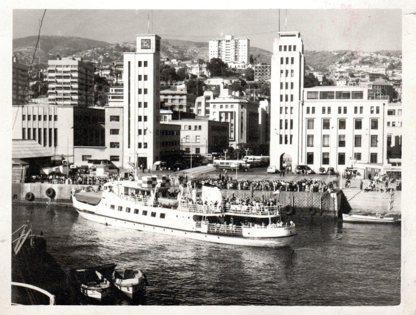 Barco de pasajeros "Argonauta" en Valparaíso, 1968