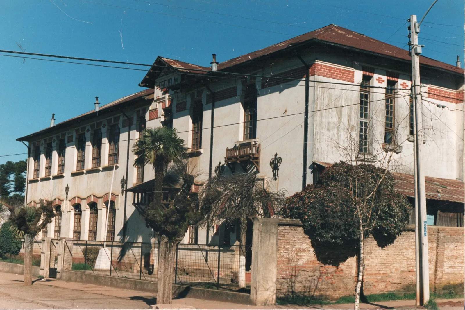 Ex Escuela de niños Nº44 de Purén en 1998