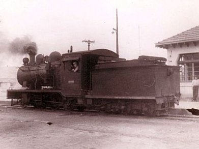 Llegada Locomotora a Estación Licantén en 1950