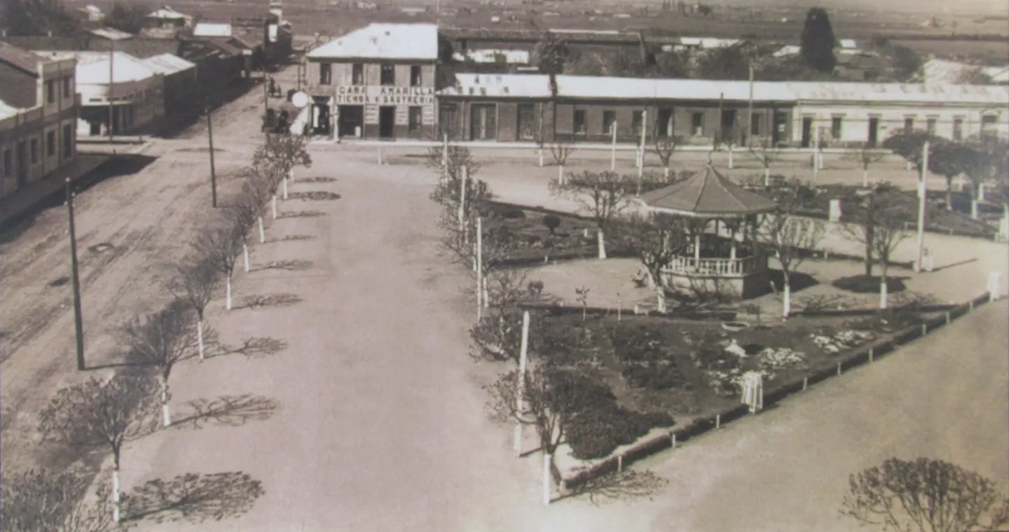 Plaza Pedro de Valdivia de Nueva Imperial, 1900