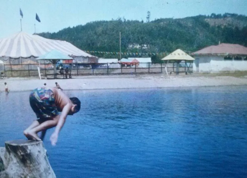 Piscina pública en el Estadio Municipal de Purén, 1980