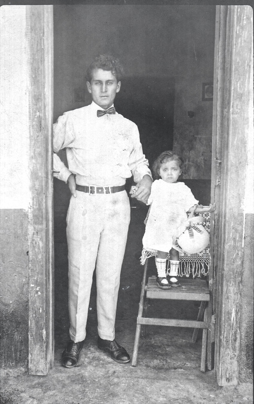 Padre e hija en 1925