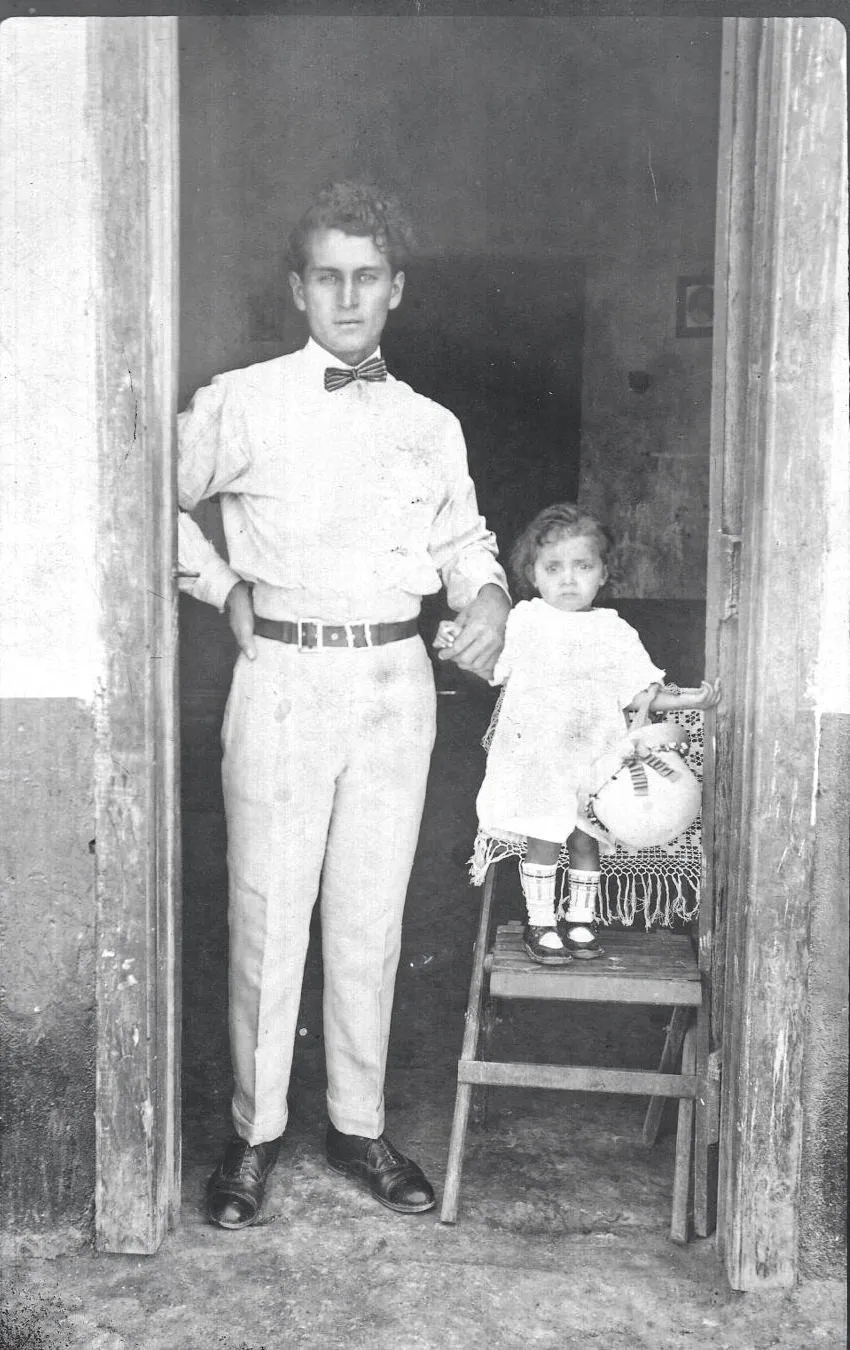 Padre e hija en 1925