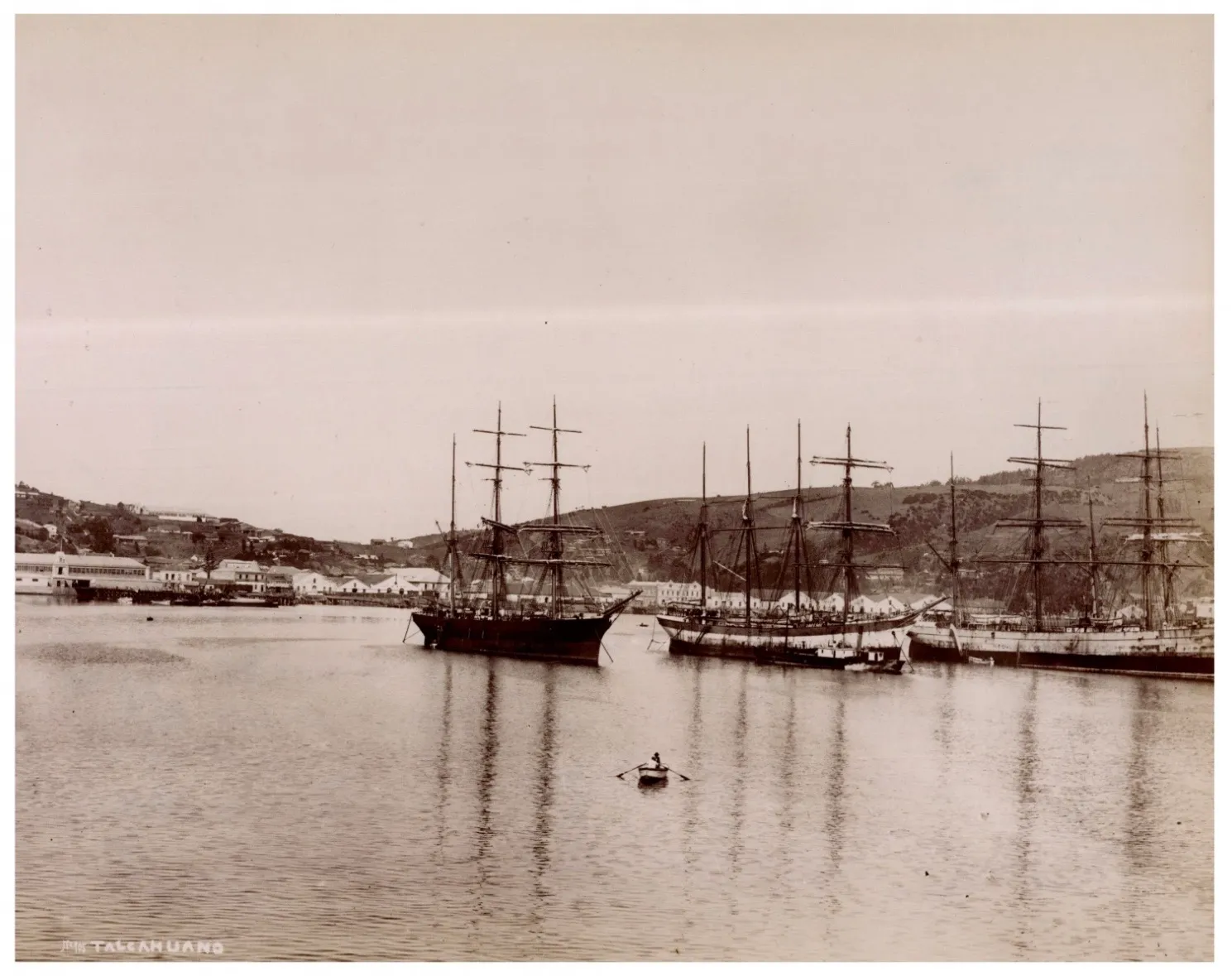 Barcos a vela en Talcahuano, 1910