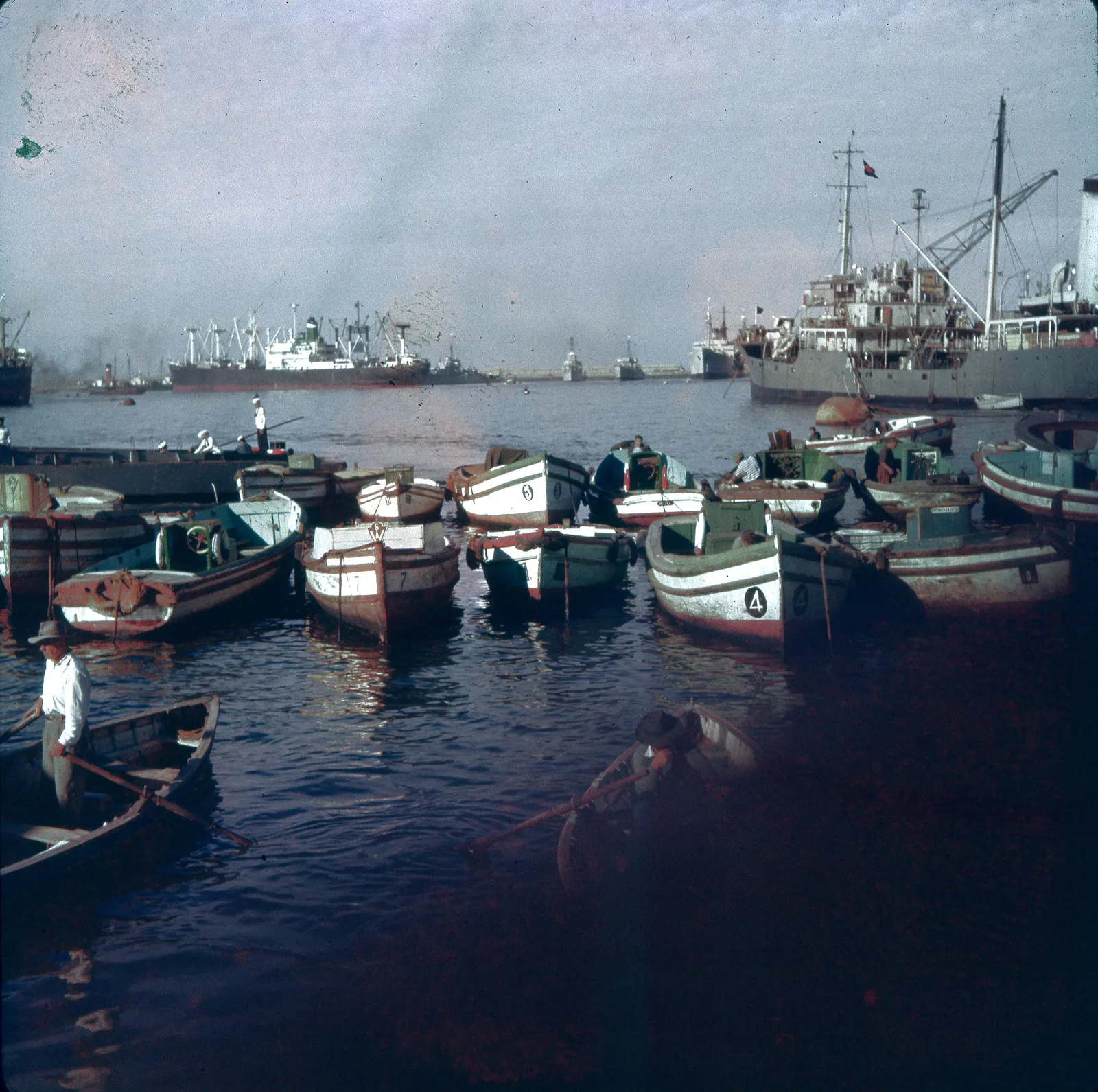 Barcos y Botes en Puerto de Valparaíso, ca. 1960
