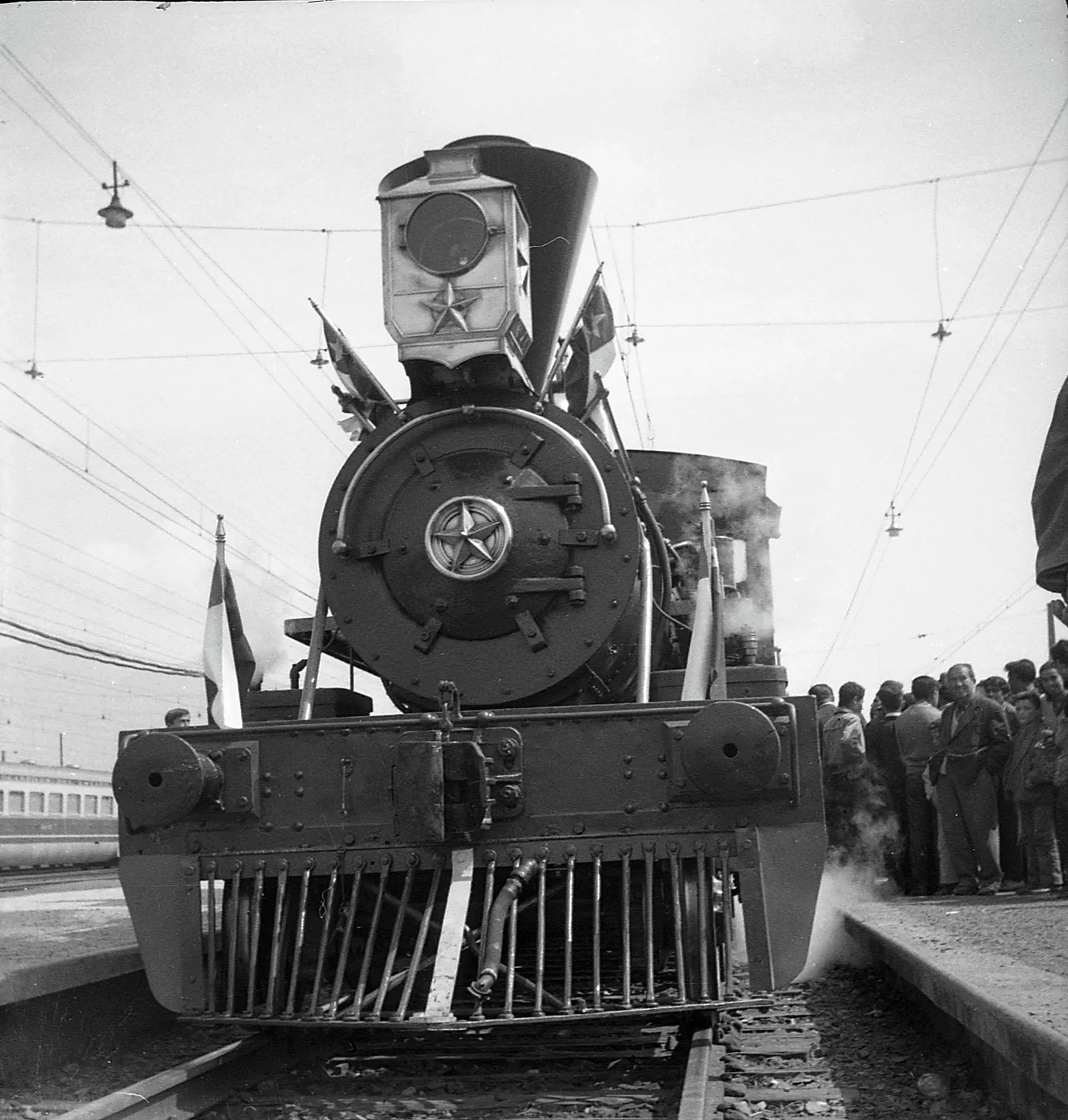 Locomotora en Llay Llay, Centenario Ferrocarril Santiago-Valparaíso, 1963