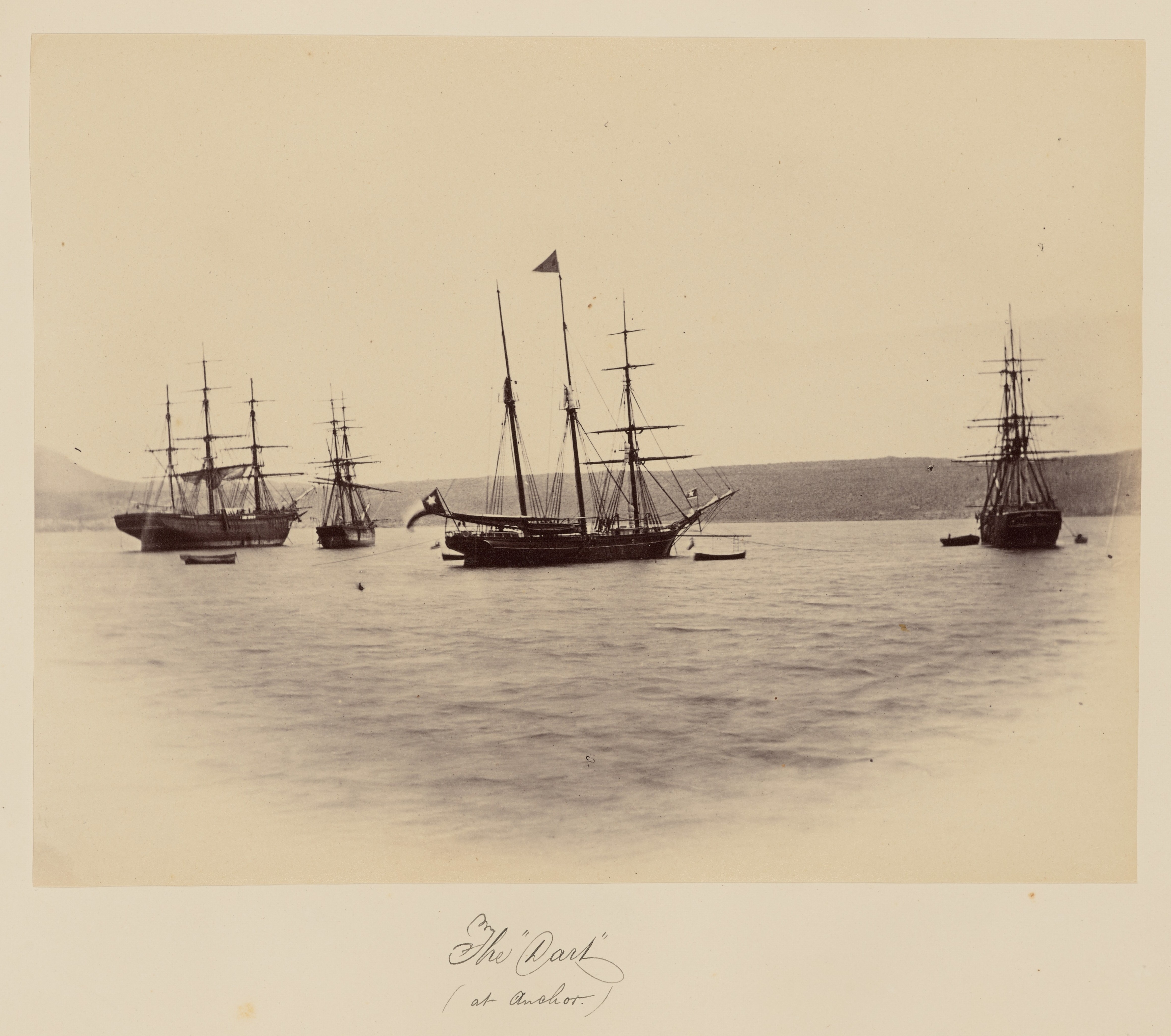 El "Dart" anclado en una bahía, costas chilenas, 1860