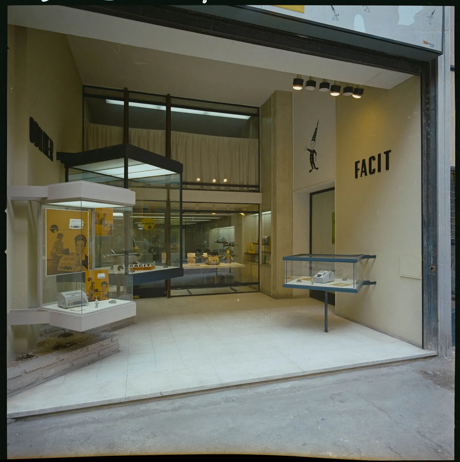Tienda Facit Chile en calle Estado, Santiago, 1964