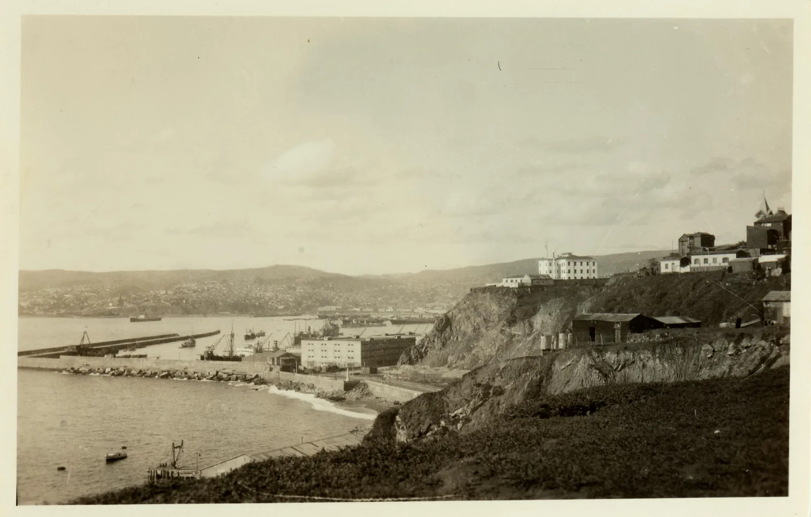 Vista de Valparaíso y el puerto, 1930