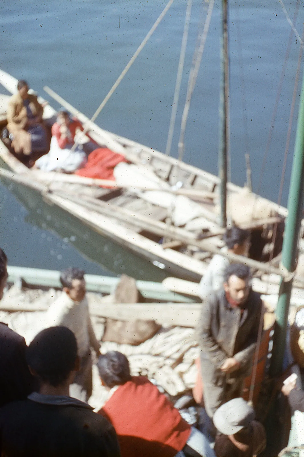 Botes en el Mercado Fluvial de Valdivia, 1960