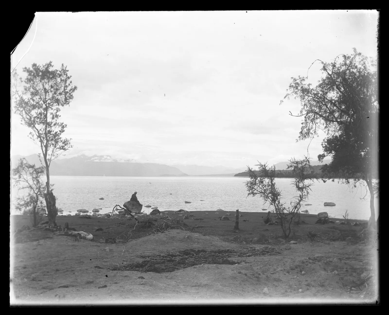 Paisaje en Lago Villarrica, ca. 1903