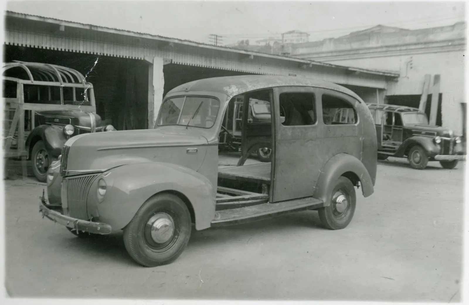 Carrocería de Automóvil en Viña del Mar, ca. 1950