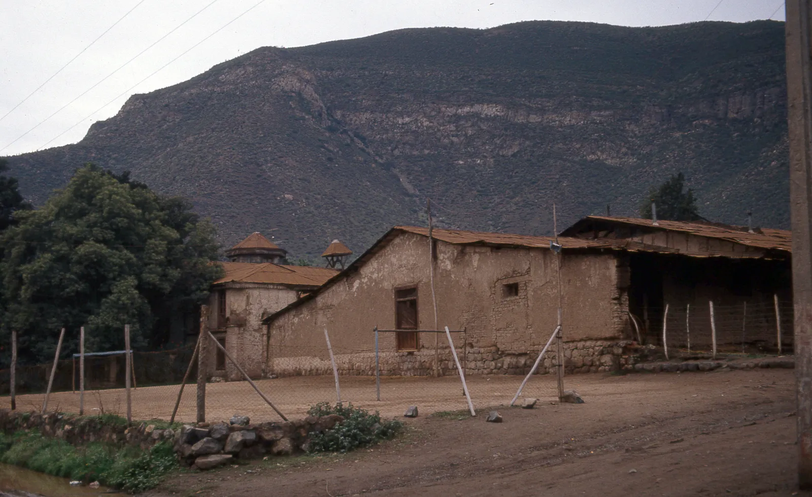 Edificios en Catemu, 1983
