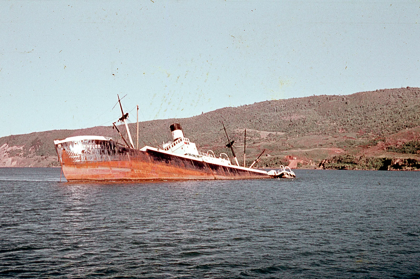 Naufragio del vapor Canelos, bahía de Corral, 1960