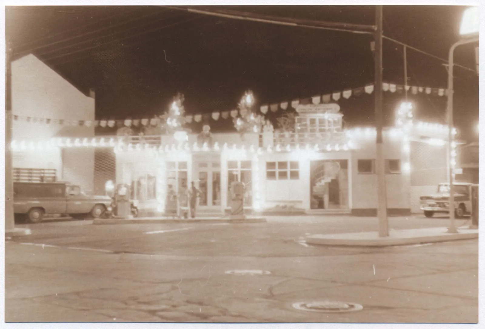 Estación de servicio Copec, Chillán, 1966