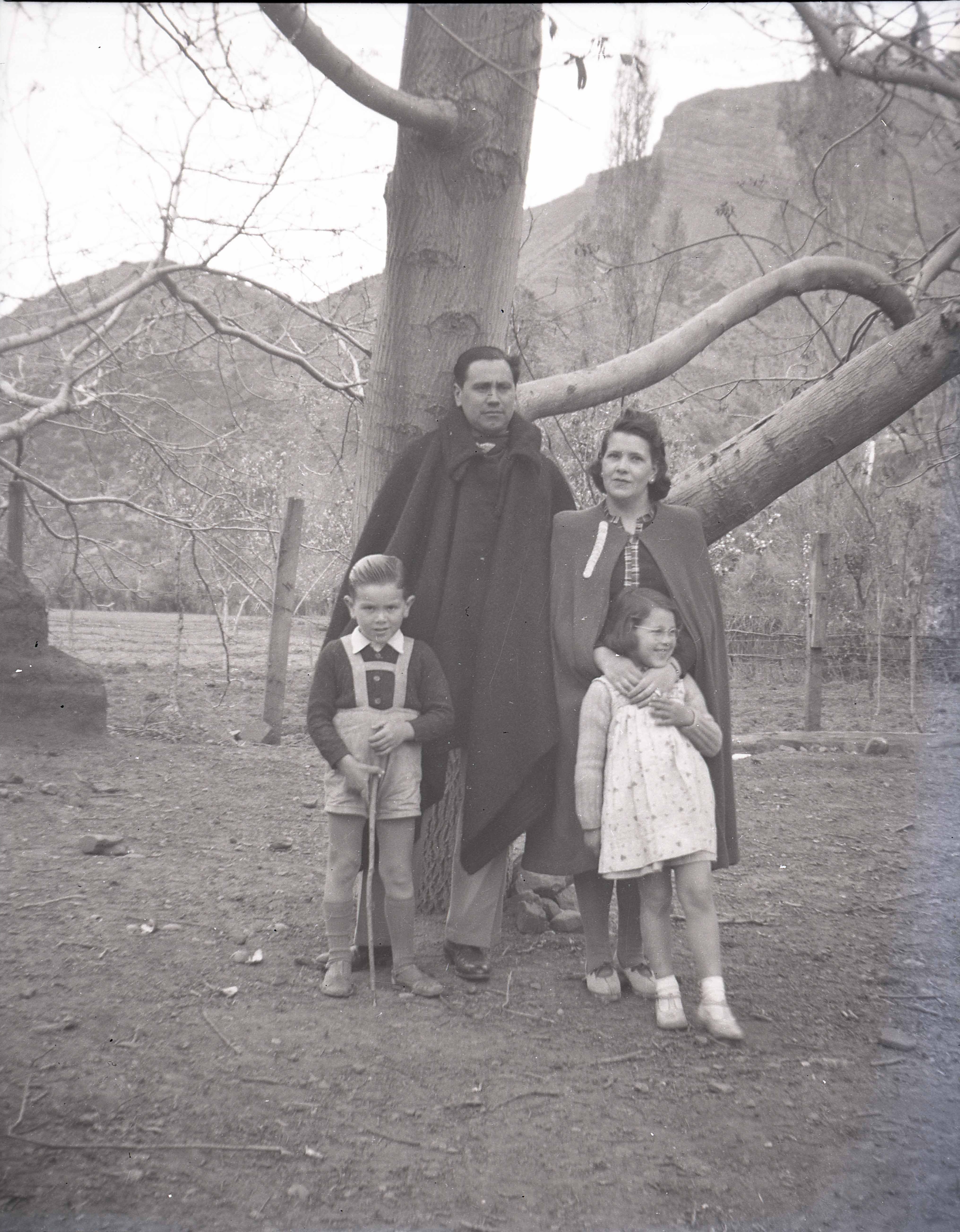 Retrato familiar en Cajón del Maipo, 1920s