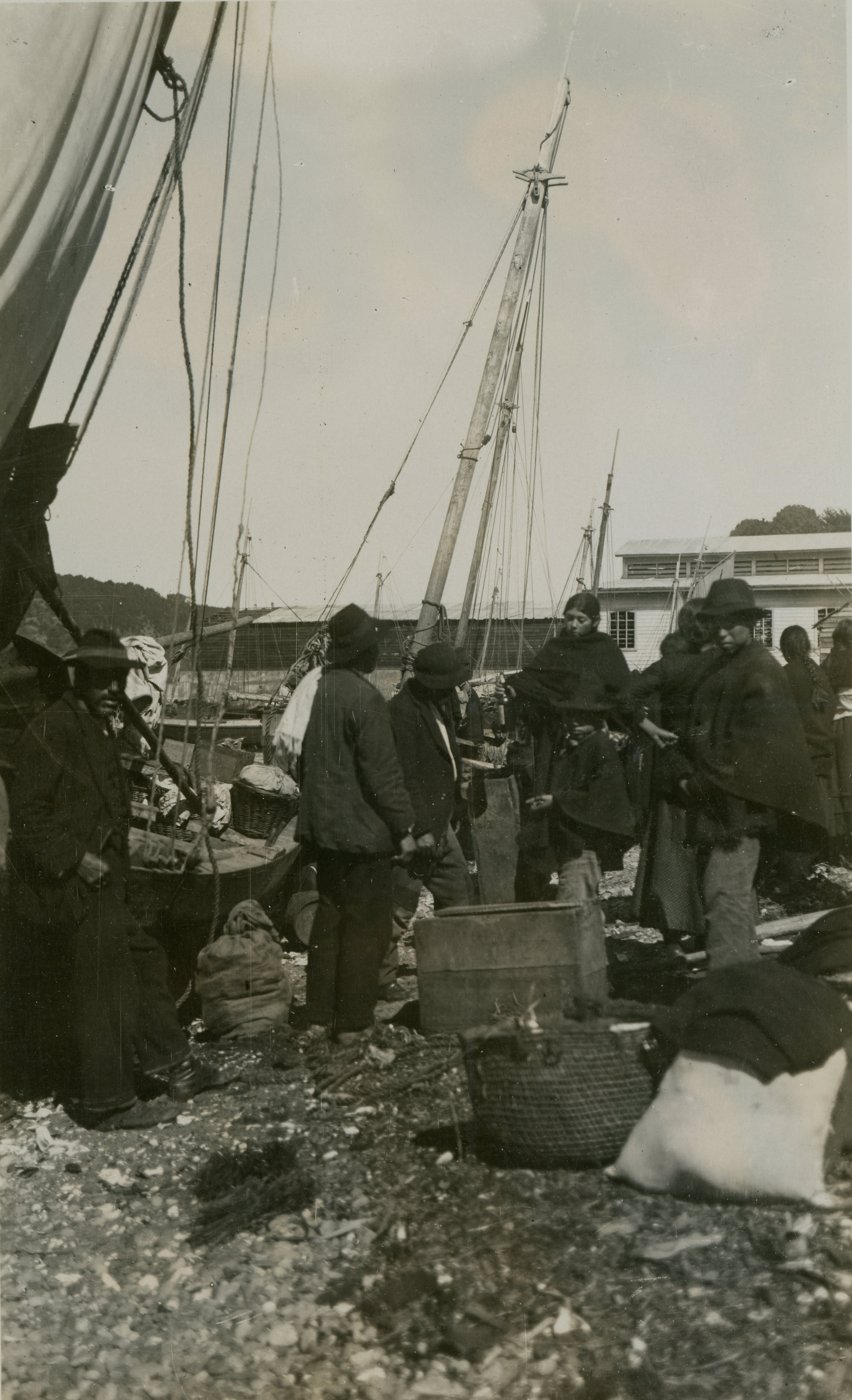 Pescadores en Angelmó, ca. 1928