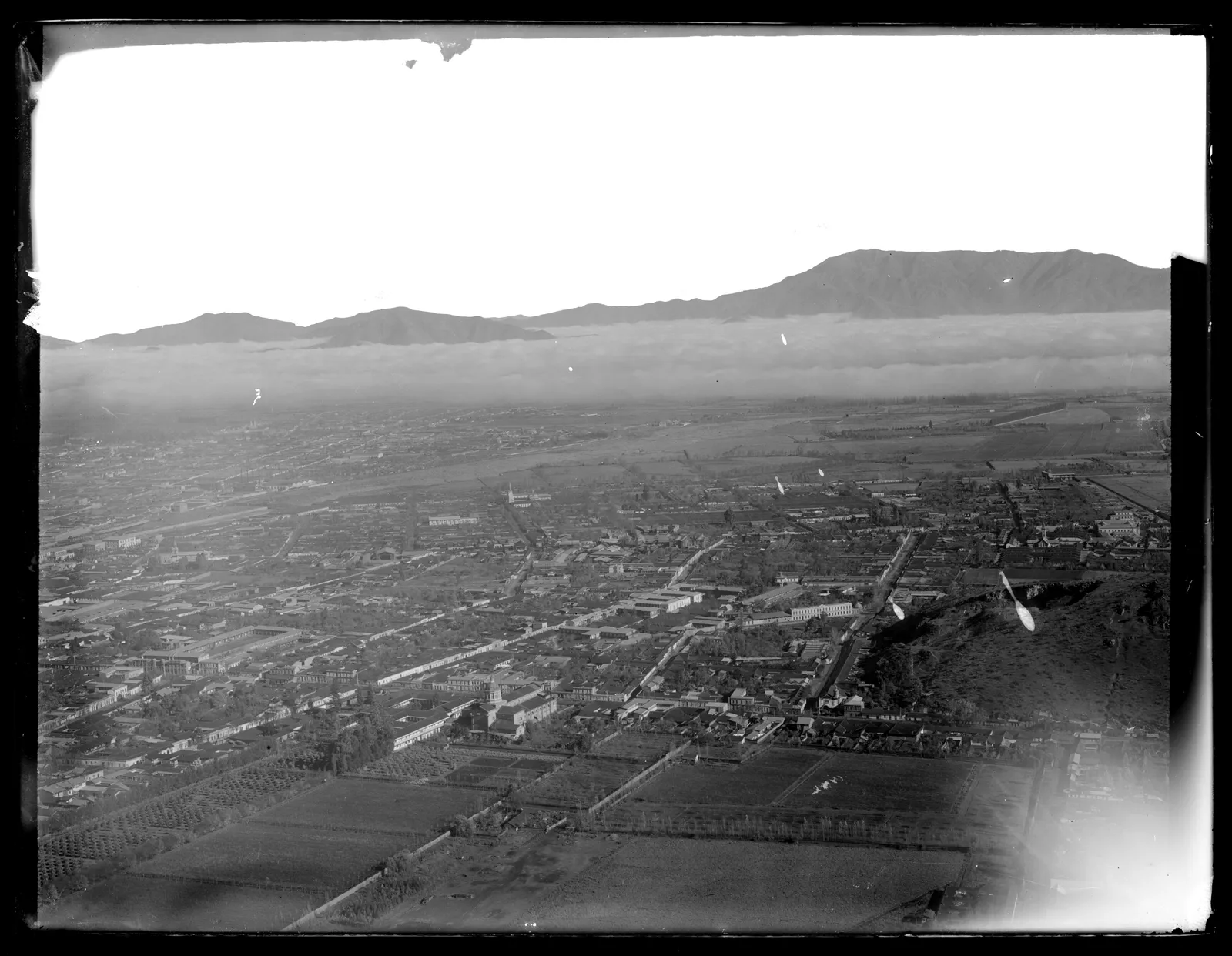 Vista de Santiago, sector Recoleta, ca. 1904