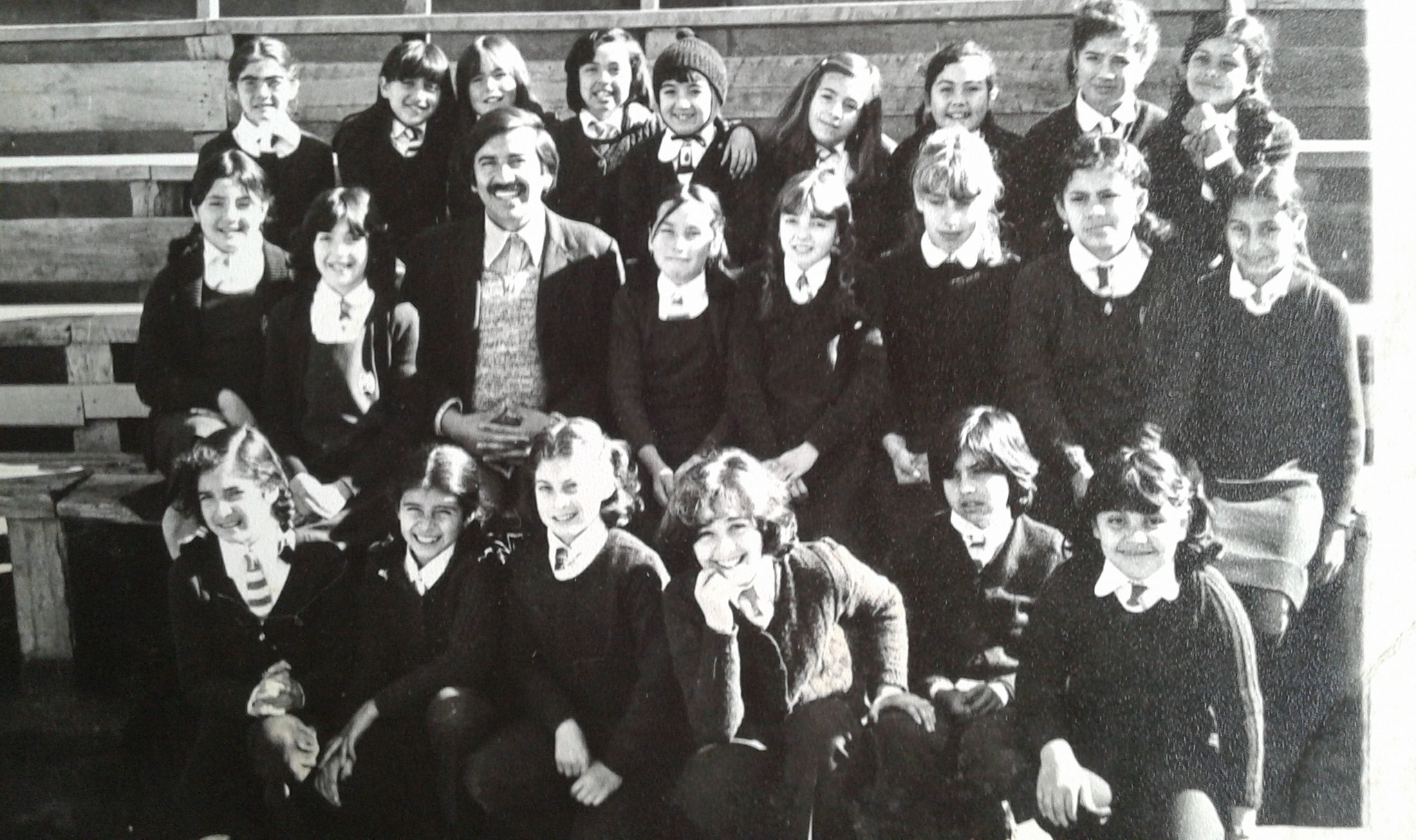 Compañeras de sexto básico, 1980