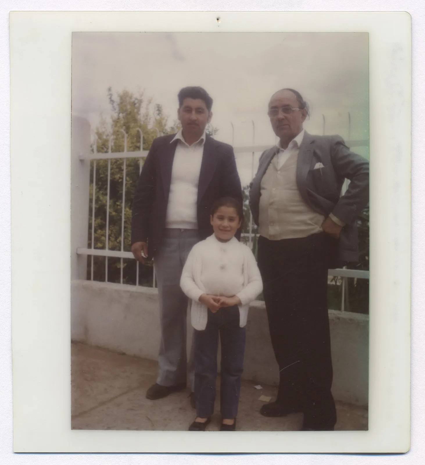 Visita al cementerio general en el día de todos los santos, San Carlos, ca. 1980