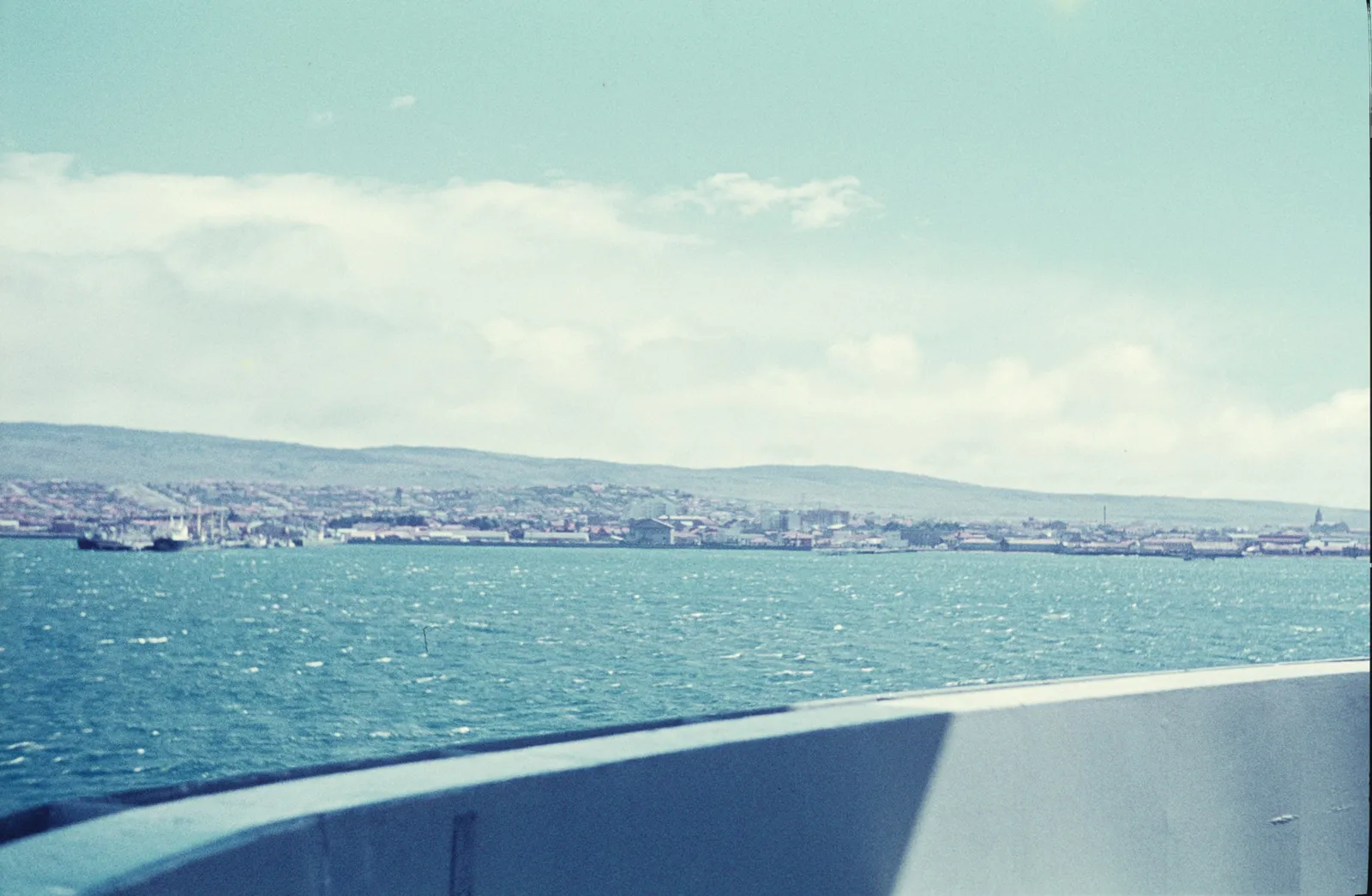 Punta Arenas desde el Estrecho, 1960