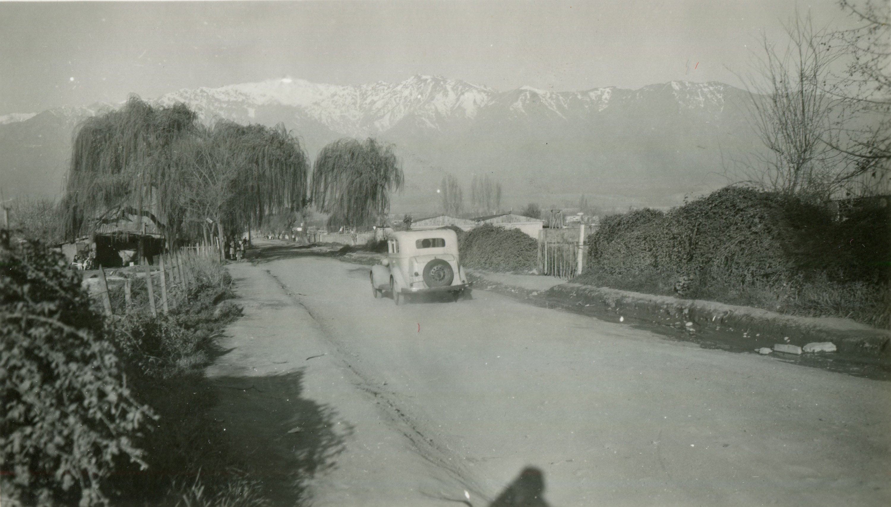 Santiago, sector Macul, vista hacia la Cordillera, ca. 1955