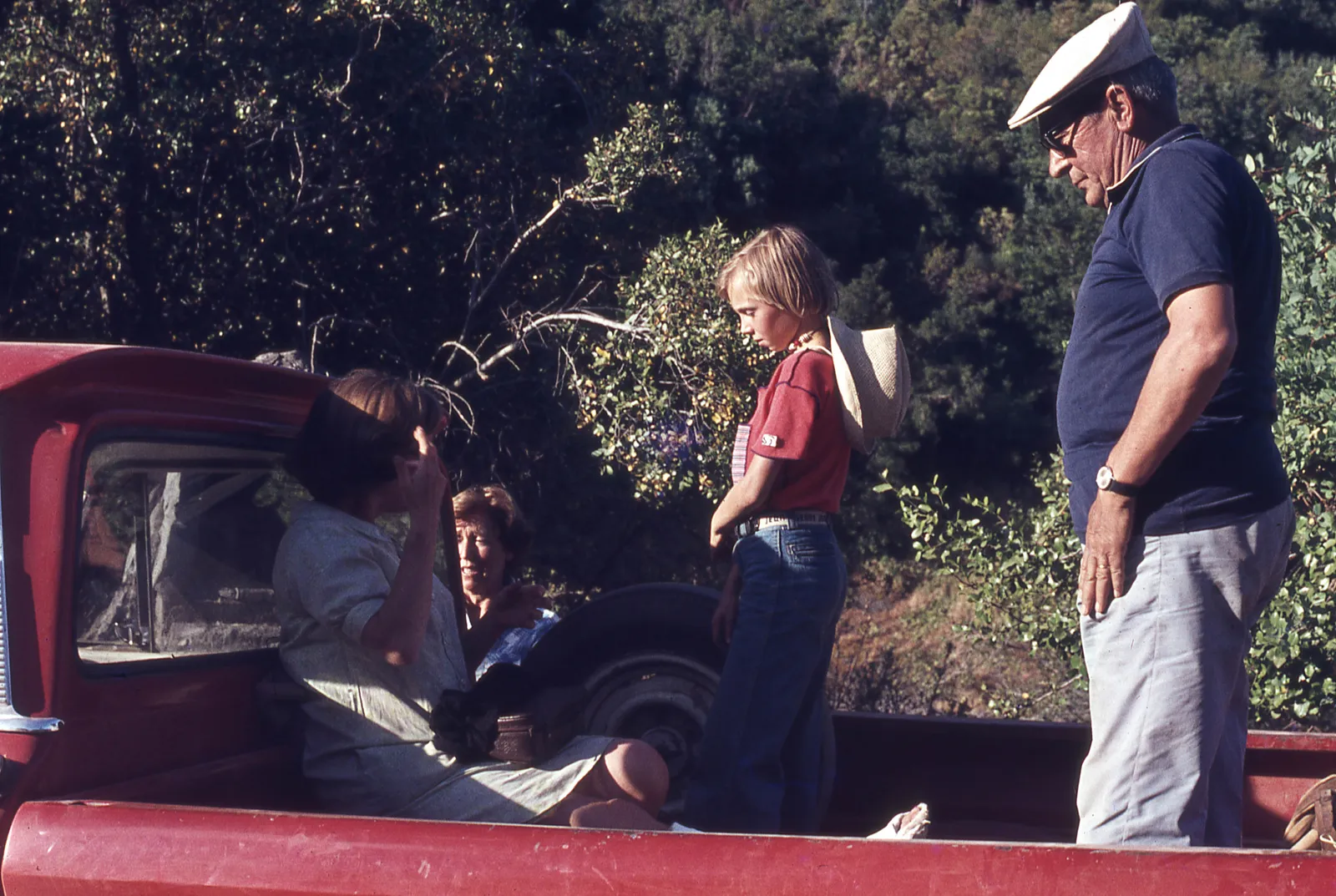 Familia en camioneta roja, Longaví 1978