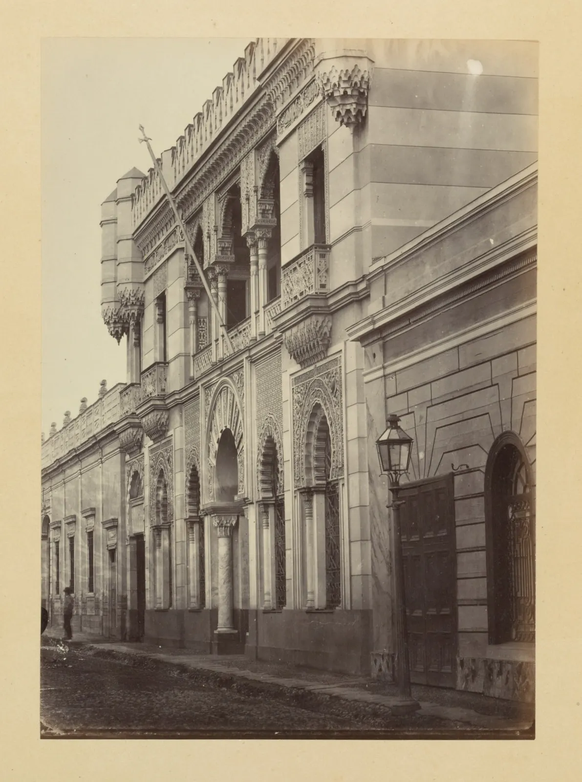 Fachada de Palacio Alhambra, Santiago, 1868