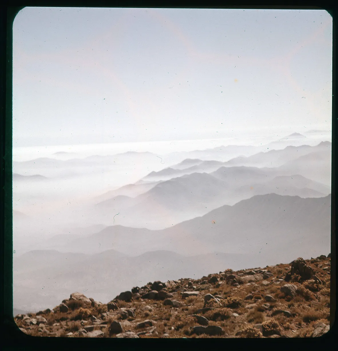 Montañas entre bruma, Cerro El Roble, Olmué, Región de Valparaíso, Chile, 1950 - 1965
