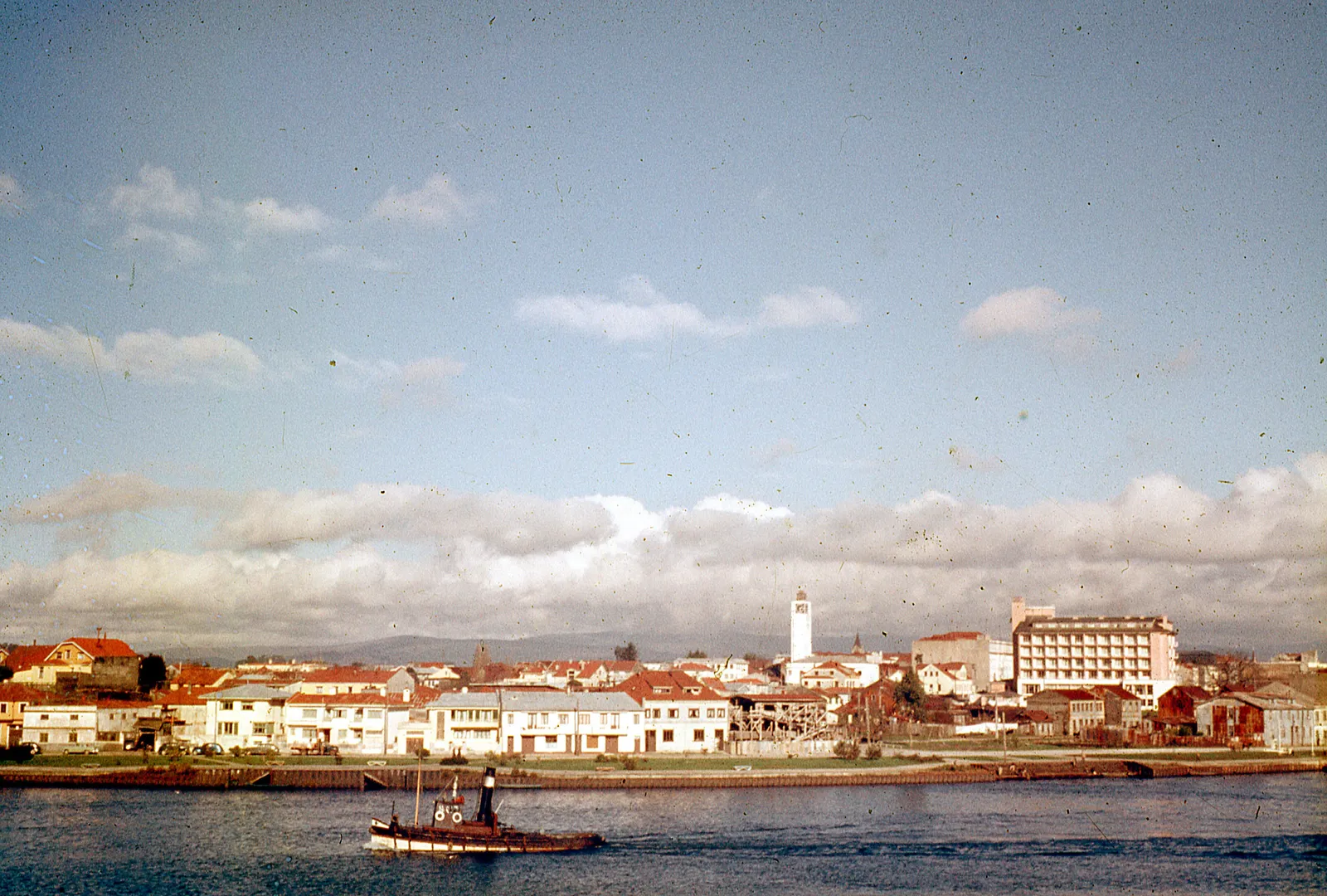 Valdivia desde Isla Teja, previo al terremoto de 1960