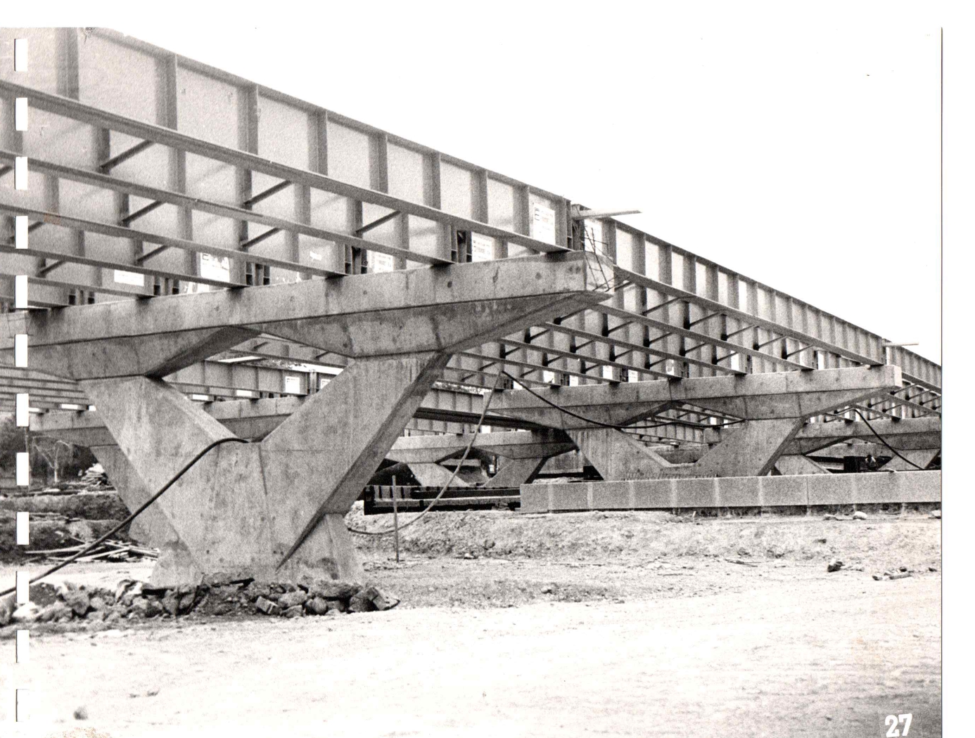 Construcción paso sobre nivel Avenida Apoquindo, 1980