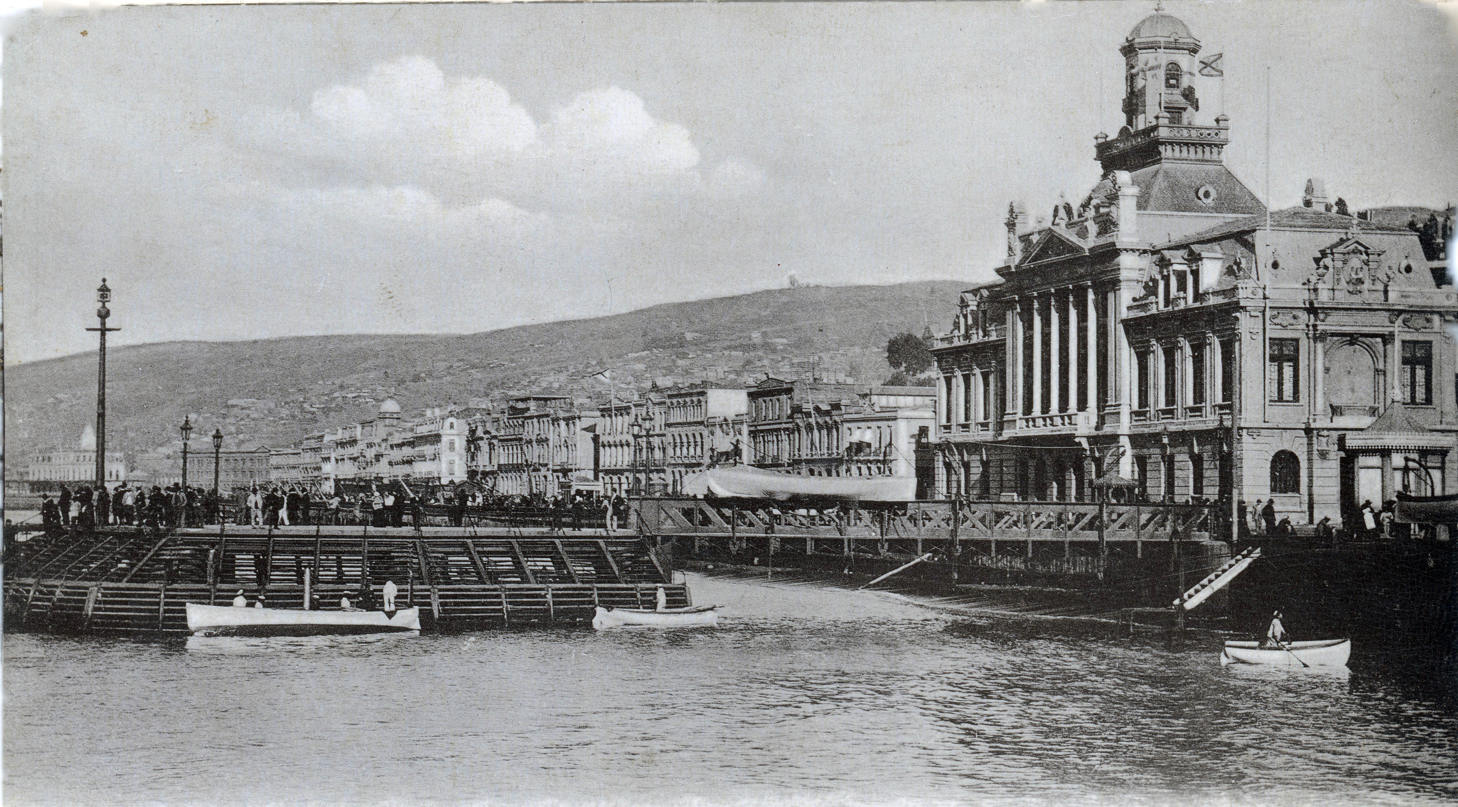 Muelle de Pasajeros y Gobernación Marítima de Valparaíso, ca. 1888