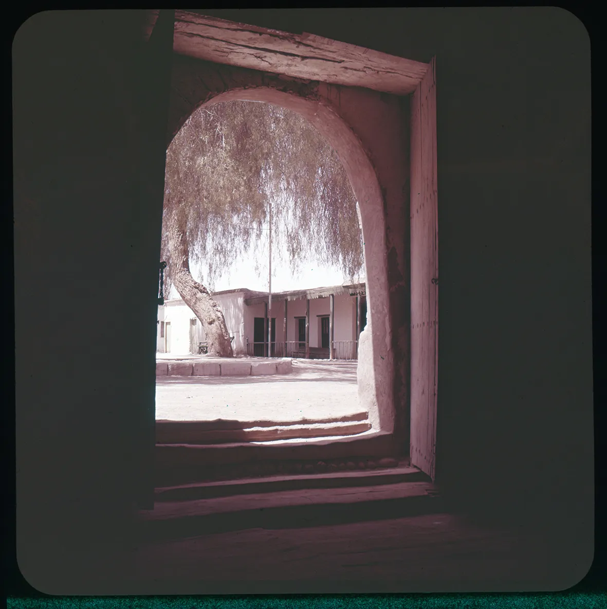 Vista a calle Vilama desde la iglesia San Pedro, Región de Atacama, Chile, 1950 - 1965