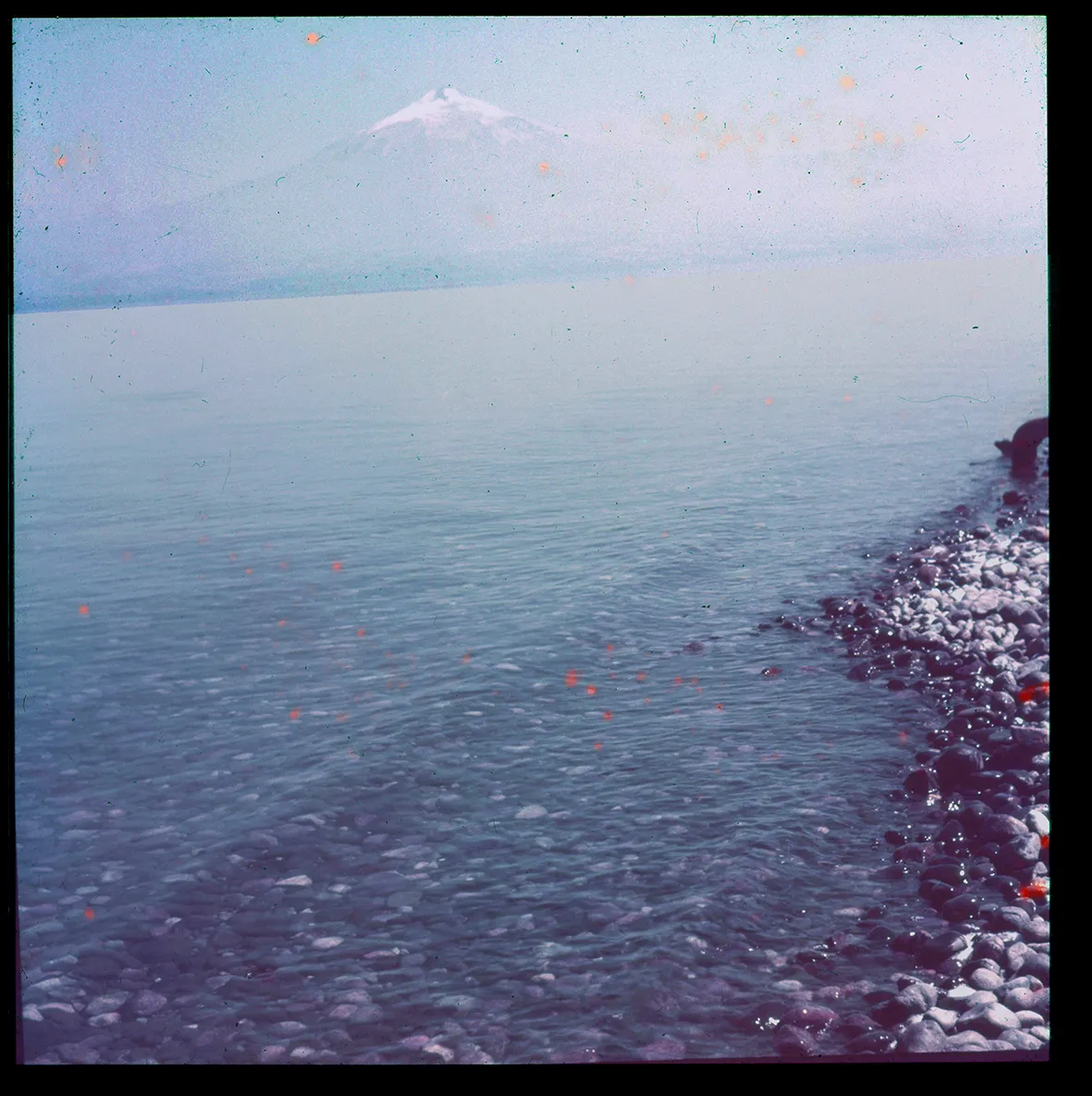Volcán y lago Villarrica, Región de la Araucanía, Chile, 1950 - 1965