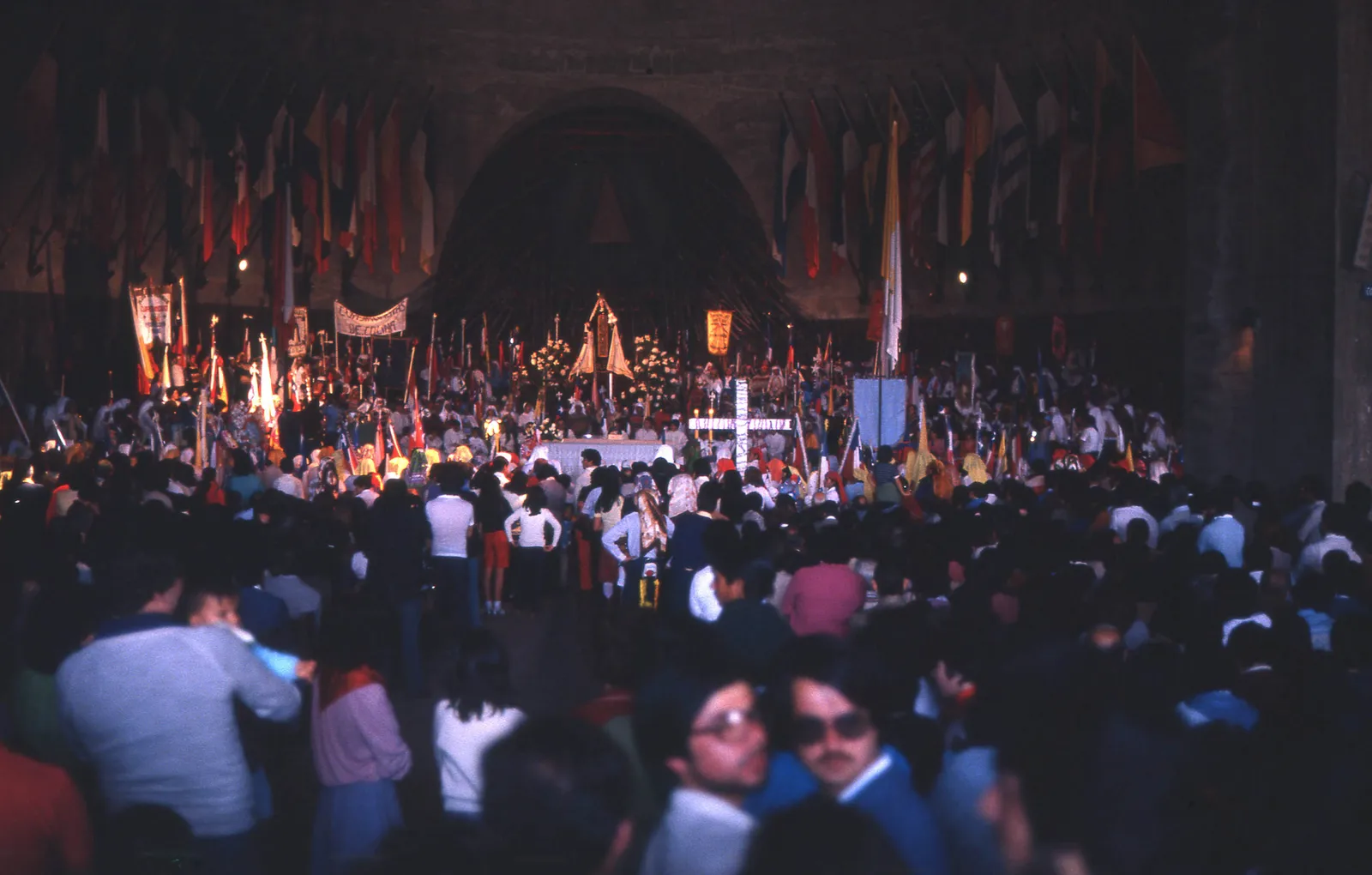 Interior del Templo Votivo de Maipú, 1983