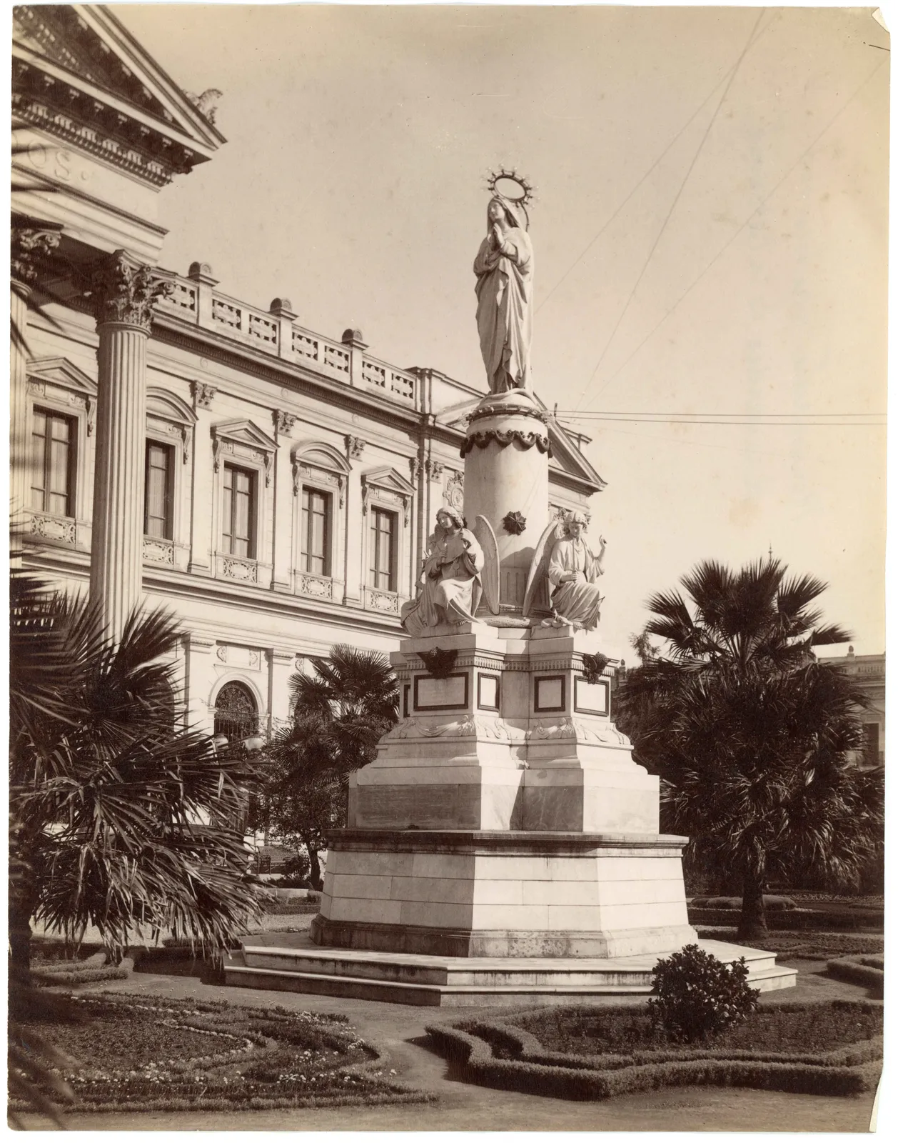 La Virgen Orante, frente a Congreso Nacional, ca. 1904