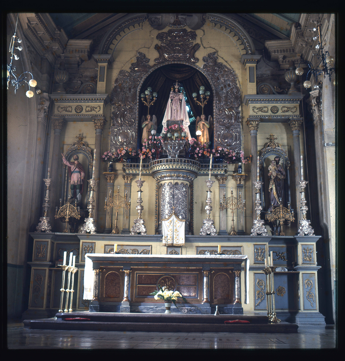 Altar de la Iglesia Parroquial de Andacollo, Andacollo, Región de Coquimbo, Chile, 1950 - 1965