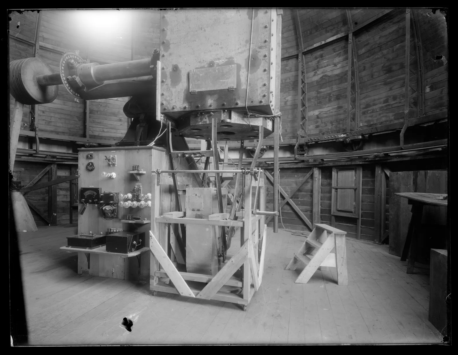 Observatorio Mills, vista del espectrógrafo, ca. 1922