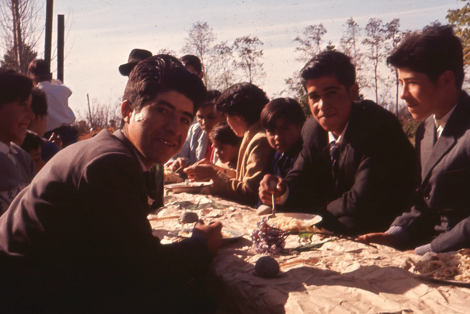 Disfrutando del almuerzo, 1966