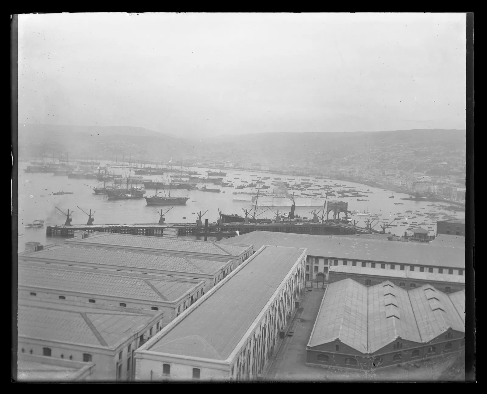 Bahía y Puerto de Valparaíso, ca. 1903